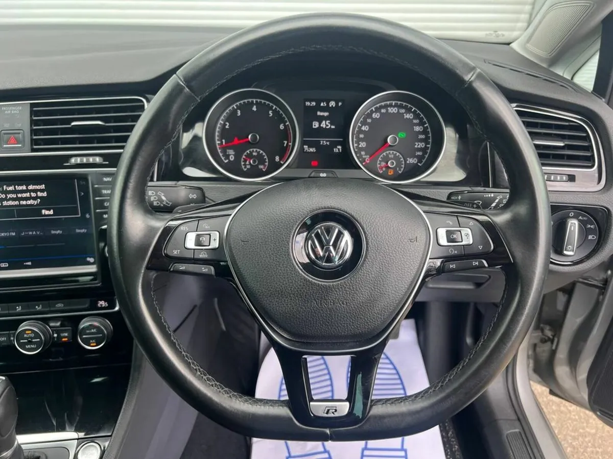 Volkswagen Golf HIGHLINE 1.4 TSI AUTO // APPLE CAR - Image 4