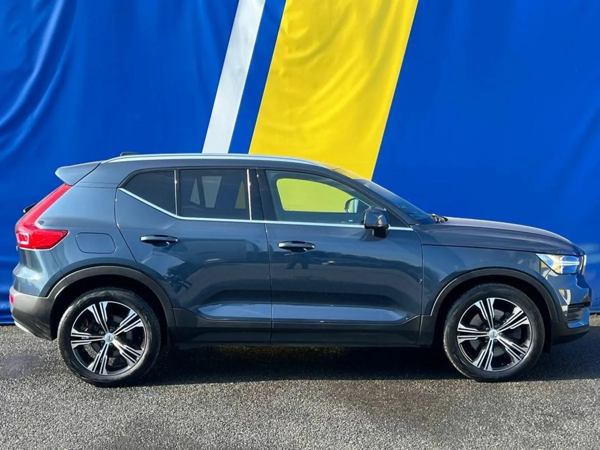 Volvo XC40 INSCRIPTION T4 RECHARGE 1.5 HYBRID // F - Image 2