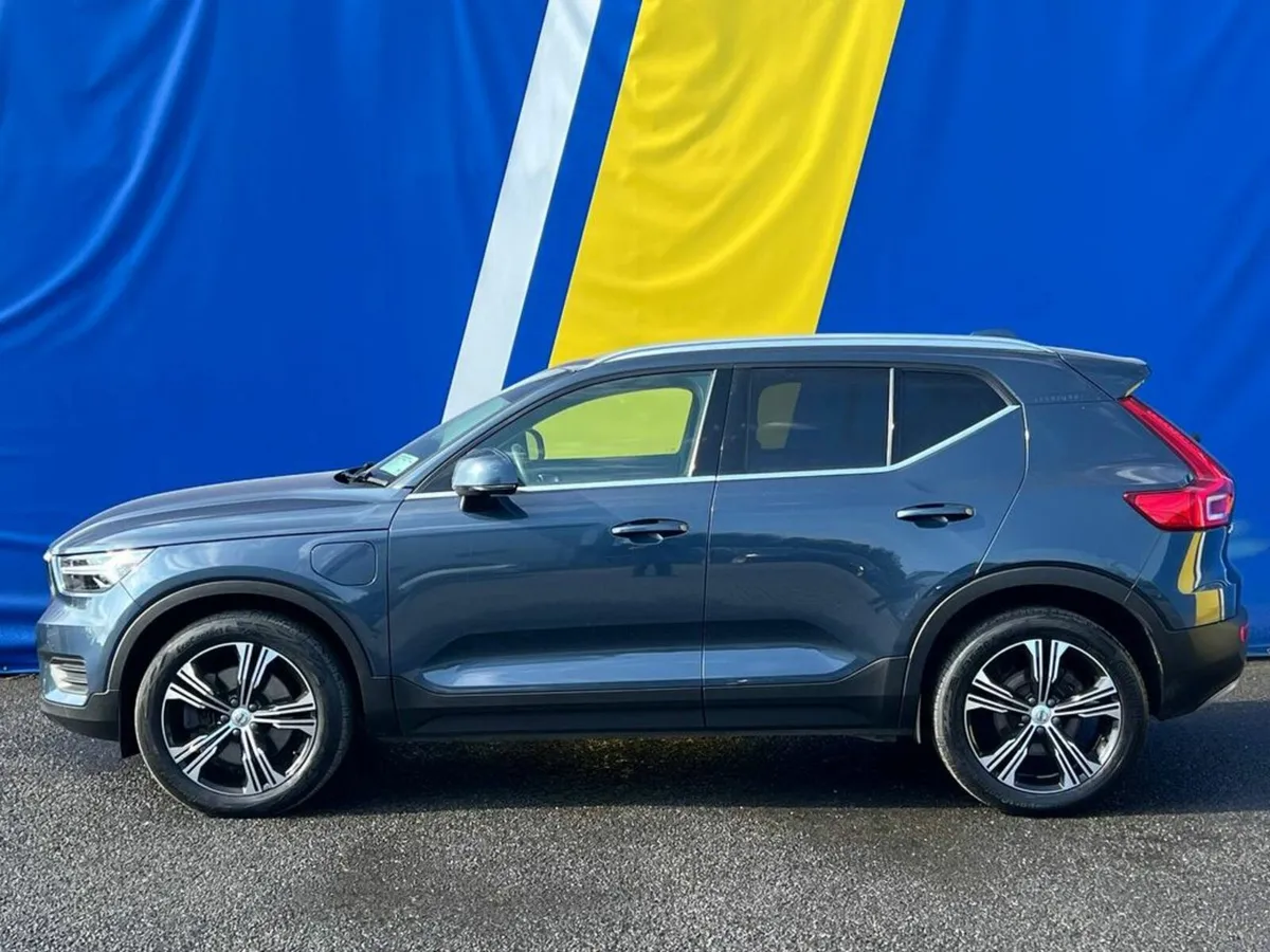 Volvo XC40 INSCRIPTION T4 RECHARGE 1.5 HYBRID // F - Image 3