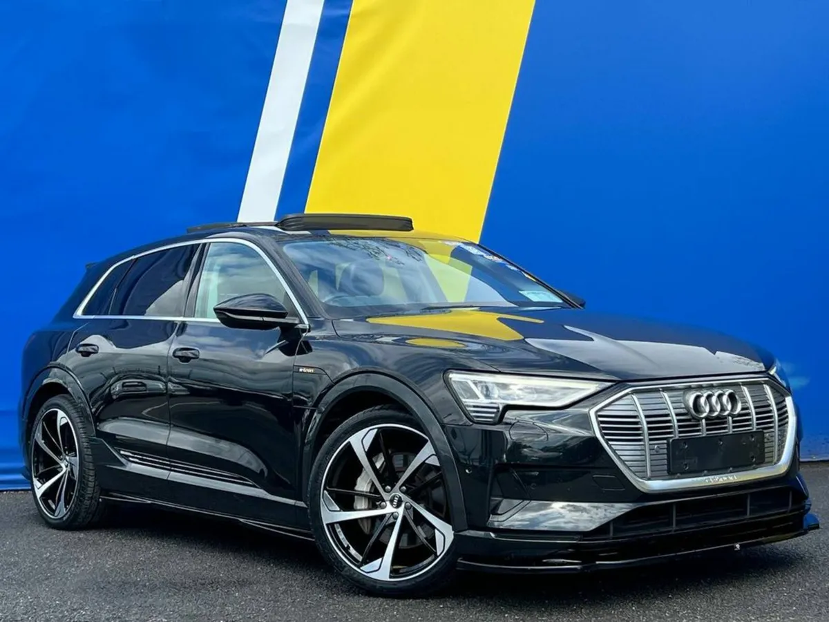 Audi e-tron SPORT 50 QUATTRO // OPENING PAN SUNROO - Image 2