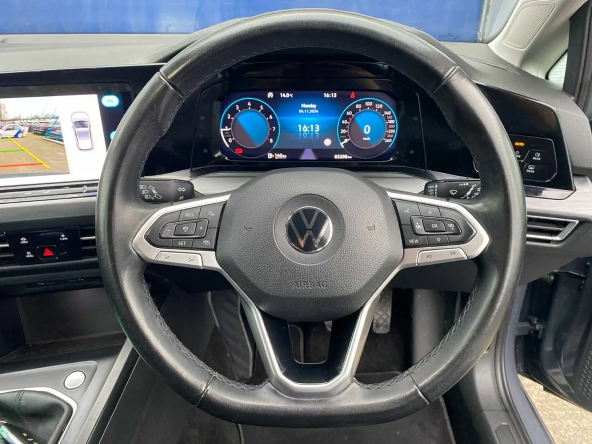 Volkswagen Golf STYLE 1.5 TSI // SAT NAV // REVERS - Image 4