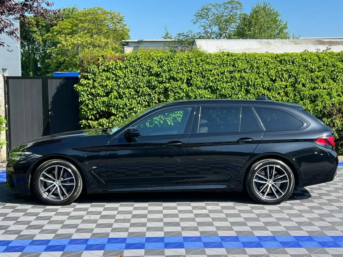 BMW 5-Series 530e TOURING M-SPORT 2.0 HYBRID // LE - Image 3