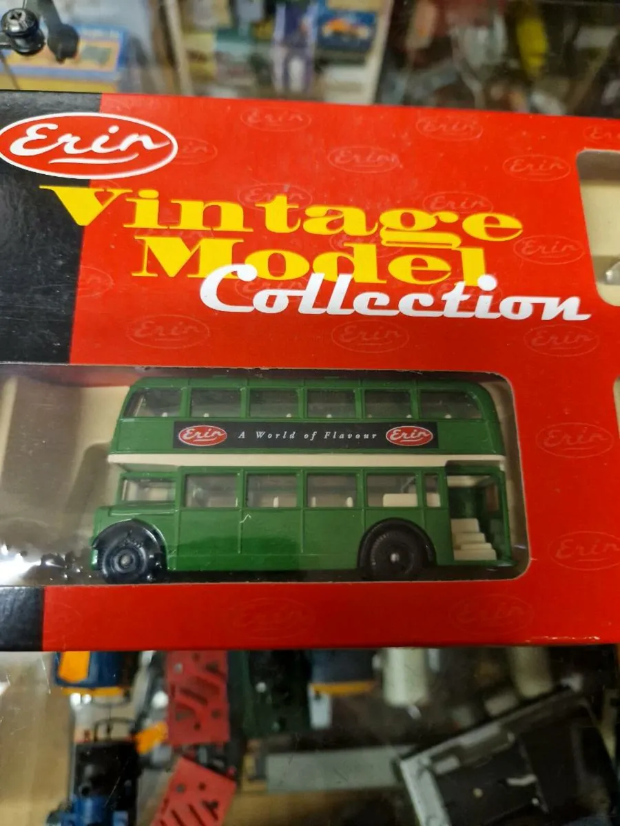 Corgi Lledo Erin Foods Van set - Image 2