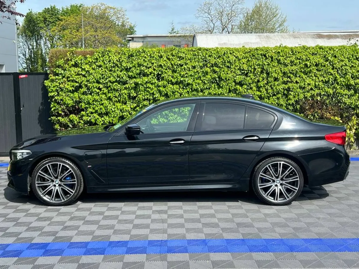 BMW 5-Series 530e M-SPORT 2.0 PLUG-IN HYBRID AUTO - Image 3
