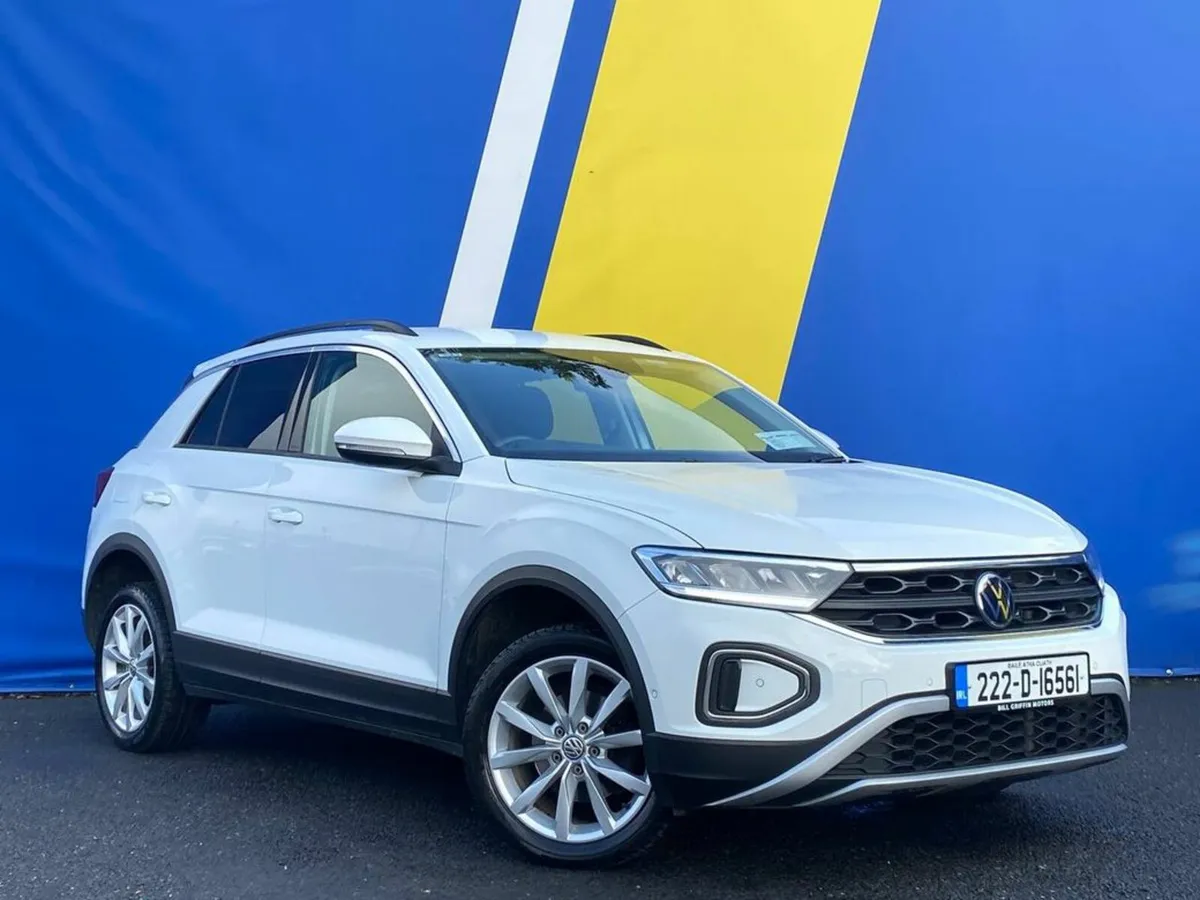 Volkswagen T-Roc 1.0 TSI LIFE // DIGITAL CLUSTER / - Image 1