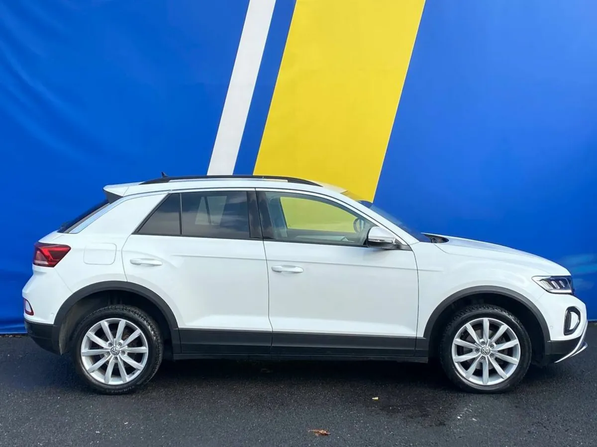 Volkswagen T-Roc 1.0 TSI LIFE // DIGITAL CLUSTER / - Image 2