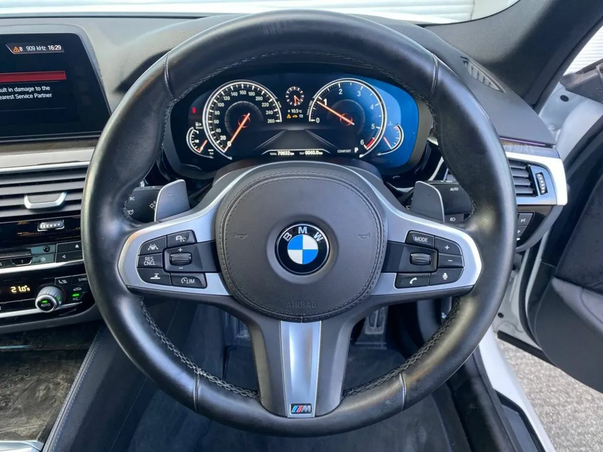 BMW 5-Series 523d M-SPORT AUTO // HALF ALCANTARA M - Image 4