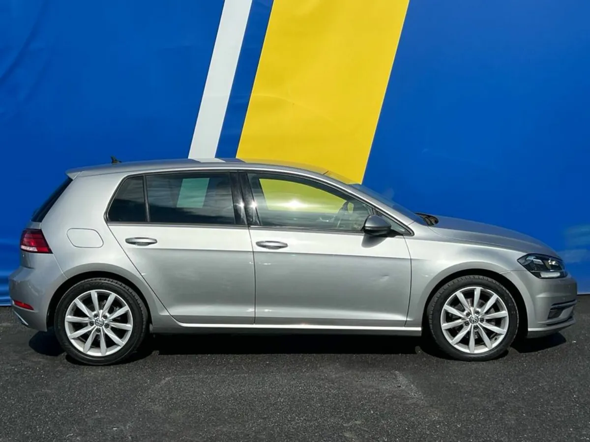 Volkswagen Golf HIGHLINE 1.6 TDI // HEATED SEATS / - Image 2