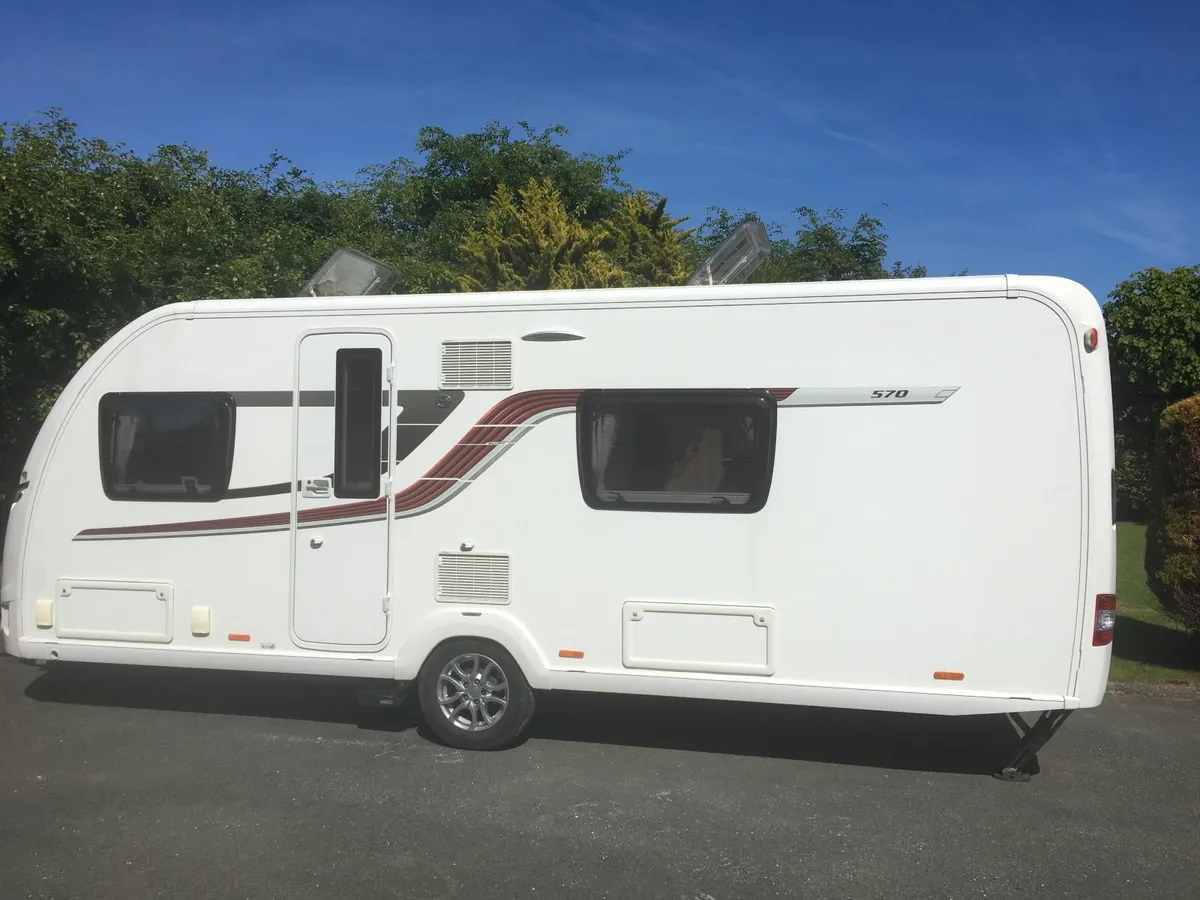 Swift Conqueror Fixed Bed Luxury Touring Caravan - Image 2