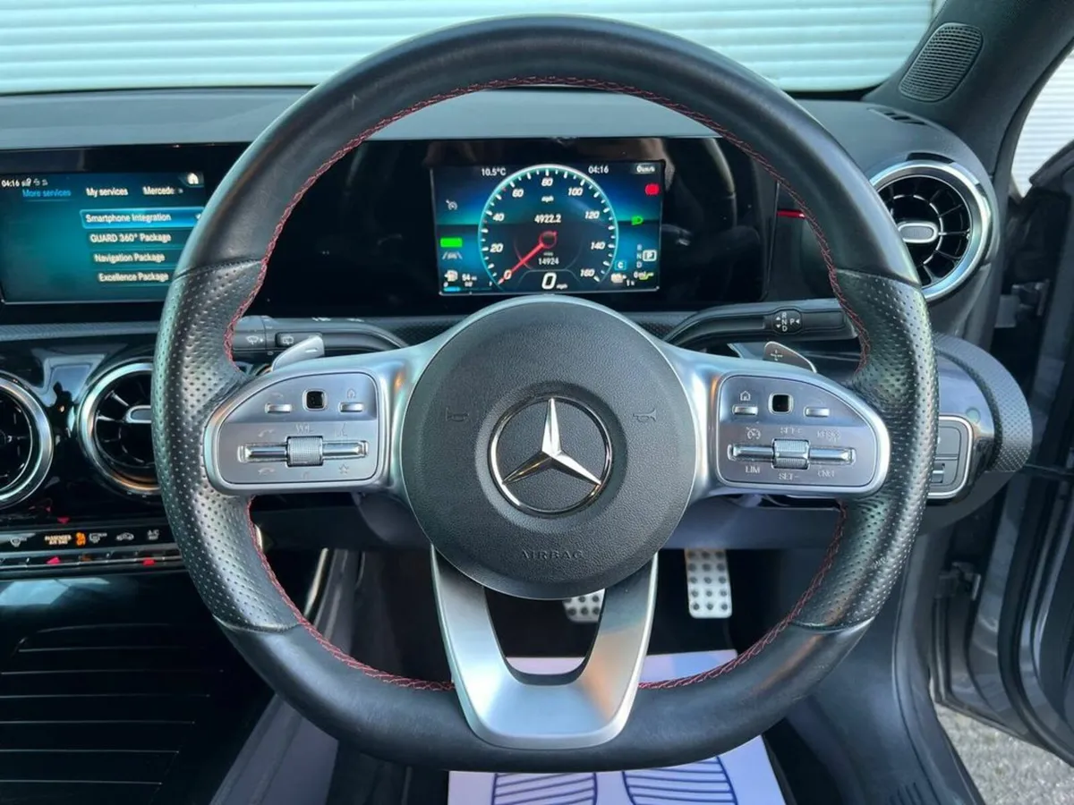 Mercedes-Benz A-Class A250e AMG-LINE 1.3 PLUG-IN H - Image 4