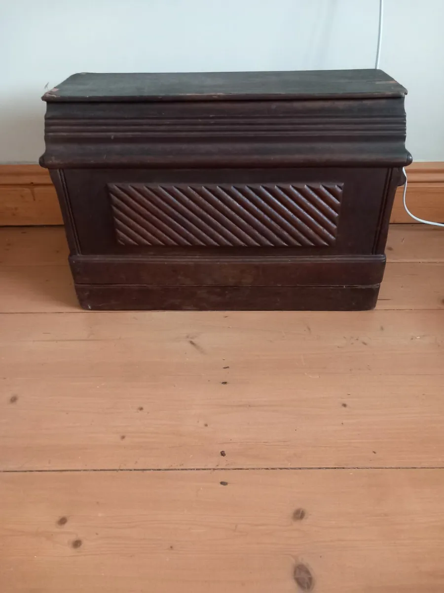 Sewing machine - Image 2
