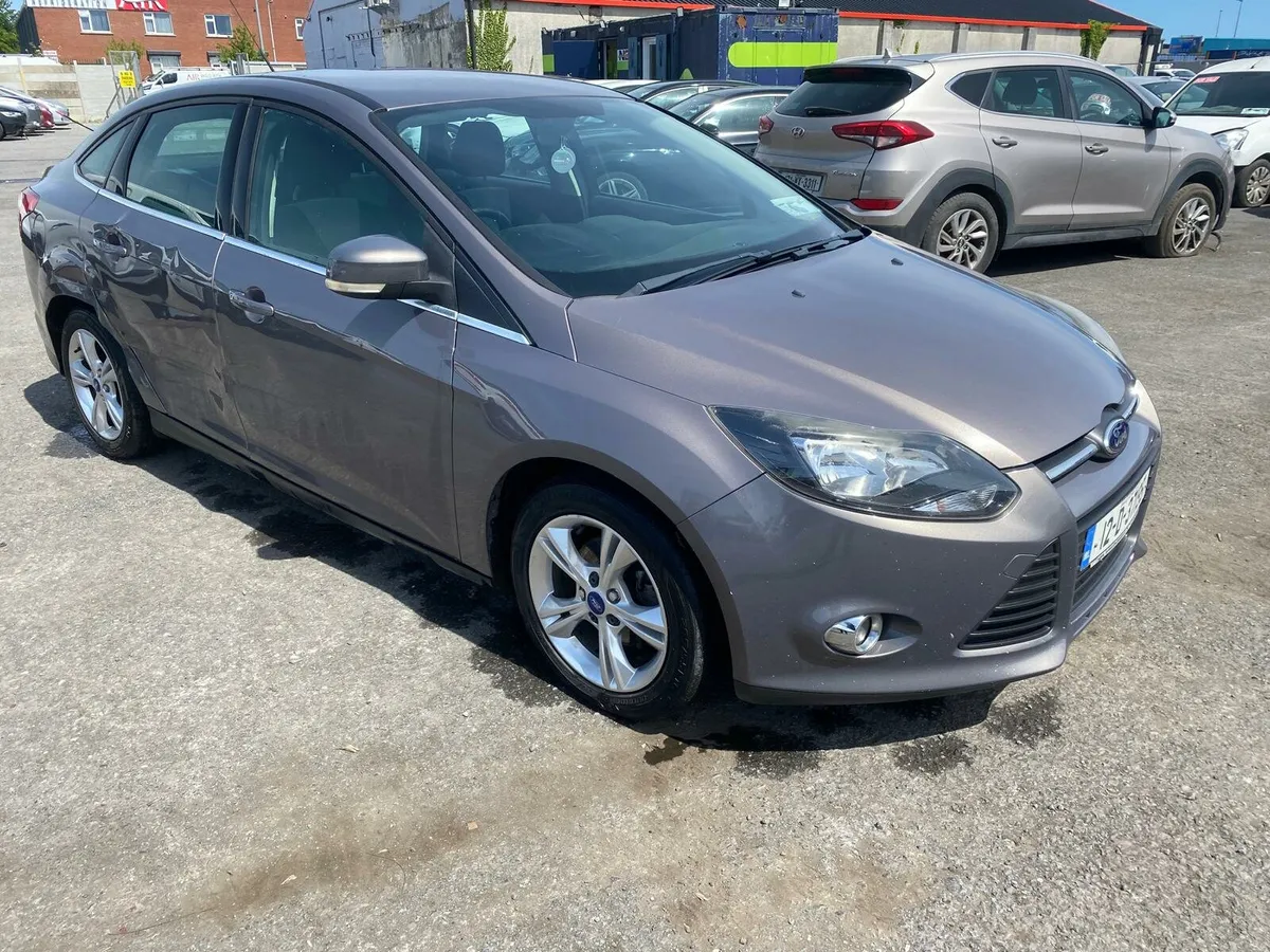 Ford Focus 2012 !! Driver's side rear - Image 1