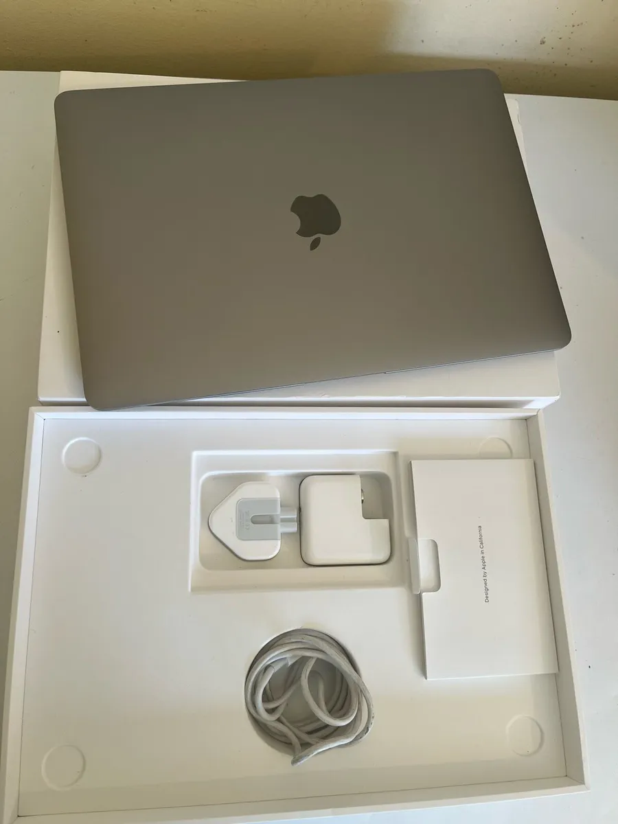 M1 MacBook Air - Image 1