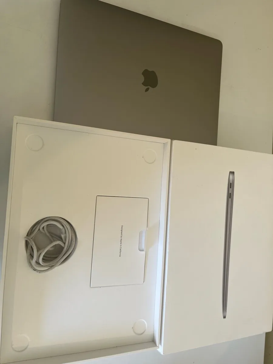 M1 MacBook Air - Image 2