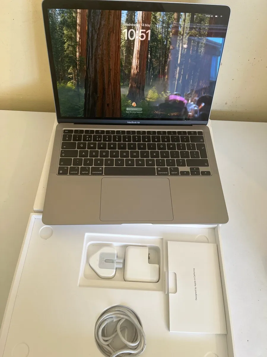 M1 MacBook Air - Image 4
