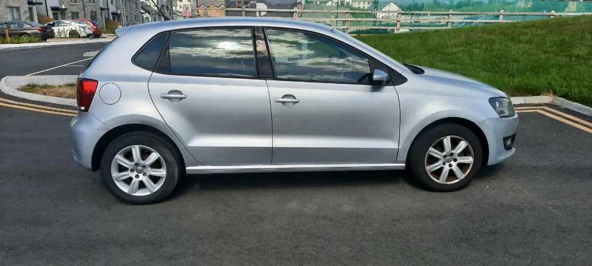 Volkswagen Polo 2014 - Image 2