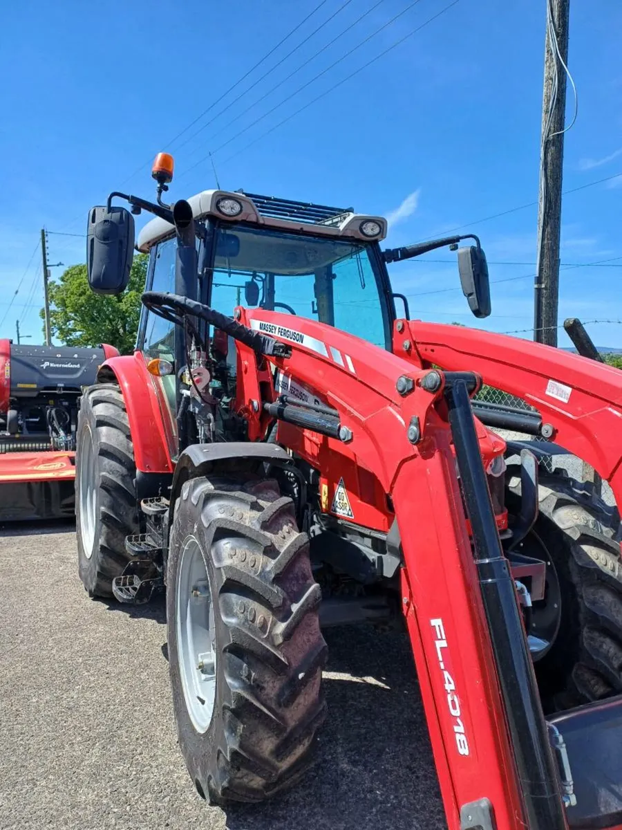 Massey Ferguson 5712 with loader - Image 1