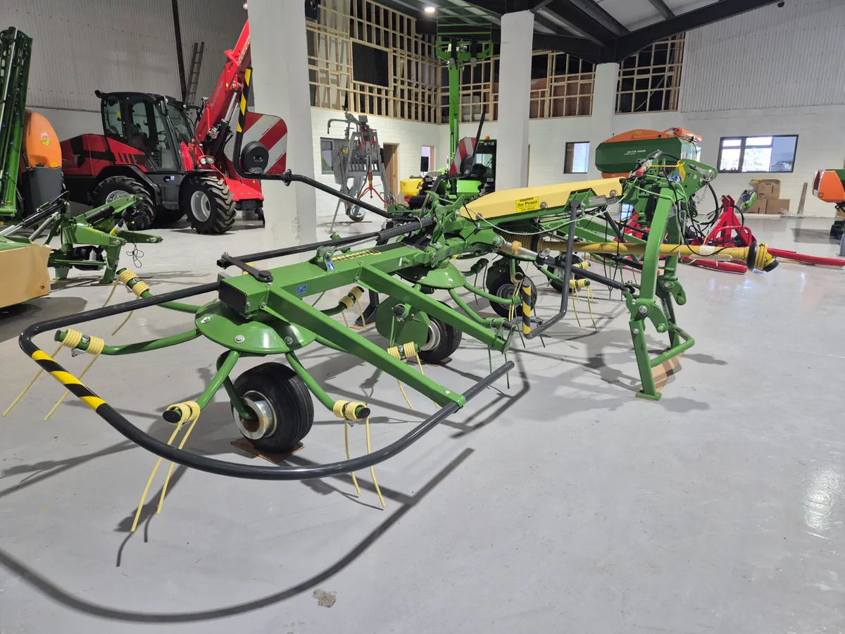 New Krone 4 rotor tedder - Image 1