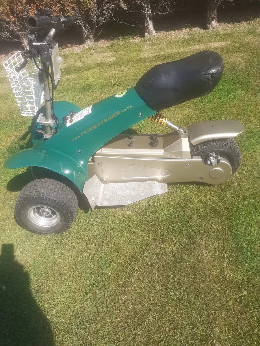 Fairway rider - single seat golf buggy - Image 1