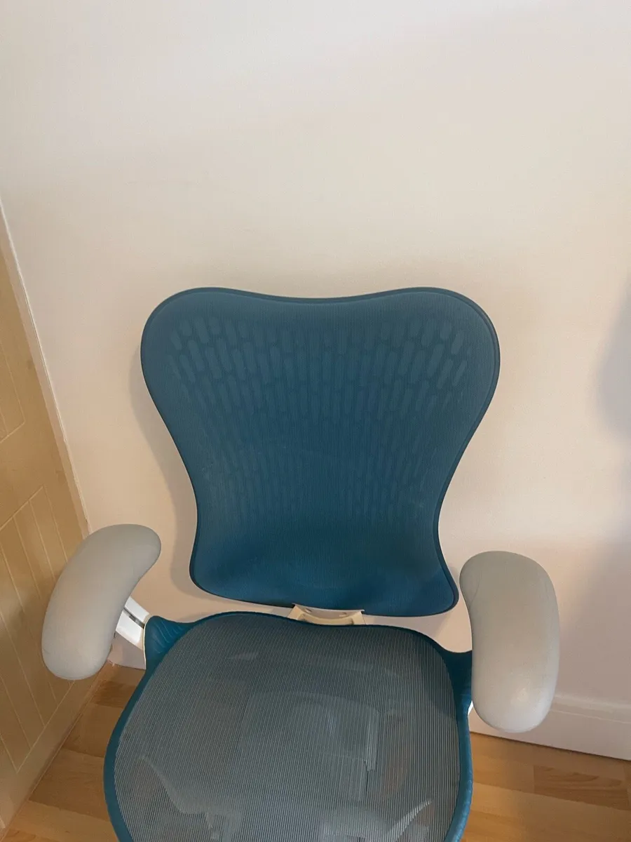 Herman Miller Mirra 2 Office Chair - Image 3