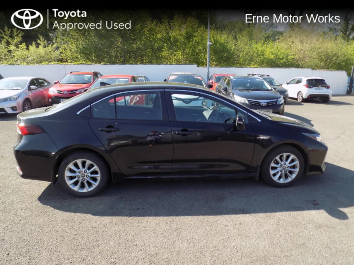 Toyota Corolla LUNA SAL 4DR AUTO HYBRID - Image 3
