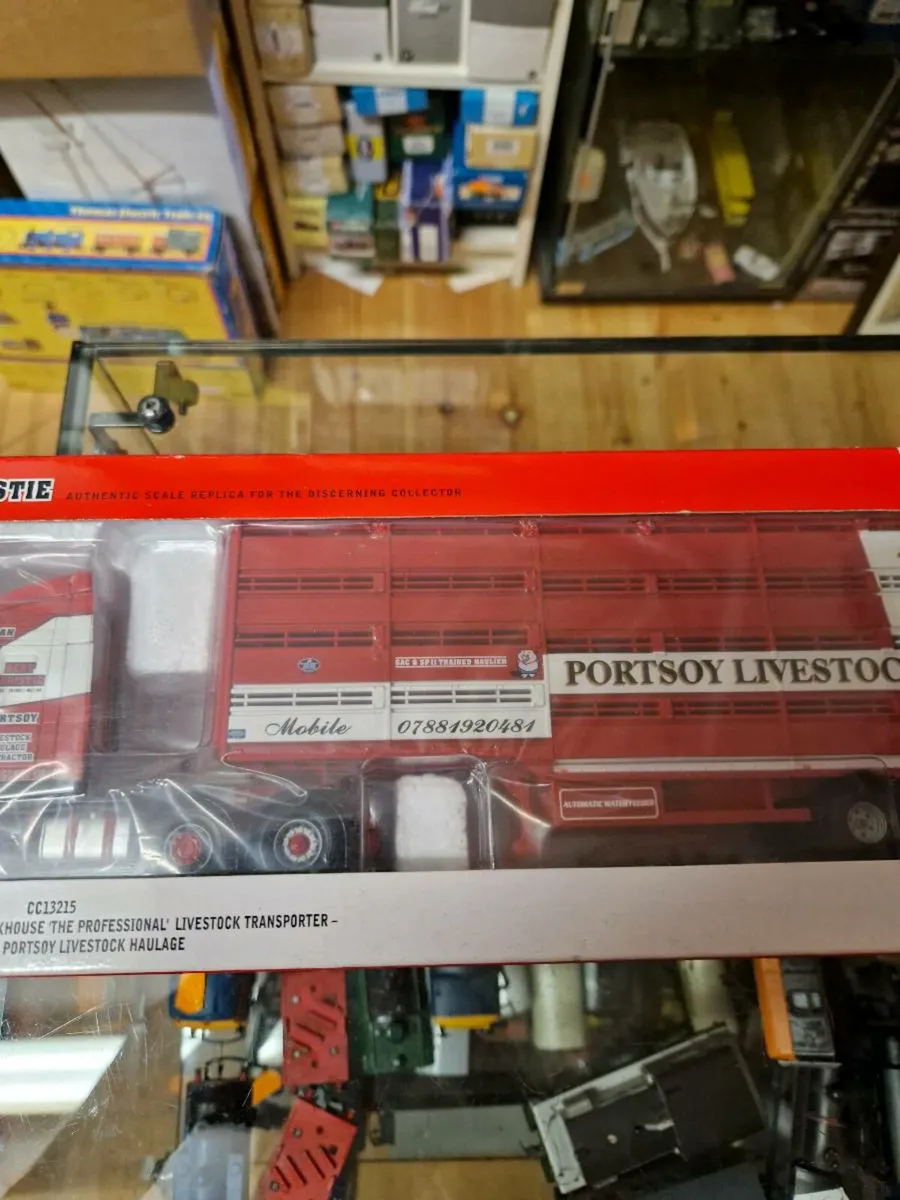 Corgi DAF Tractor Unit with Livestock Trailer 1.50 - Image 3