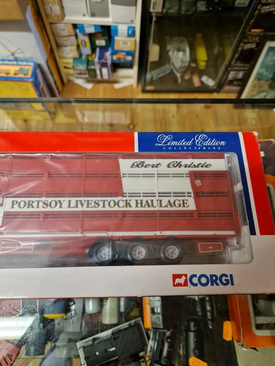 Corgi DAF Tractor Unit with Livestock Trailer 1.50 - Image 4