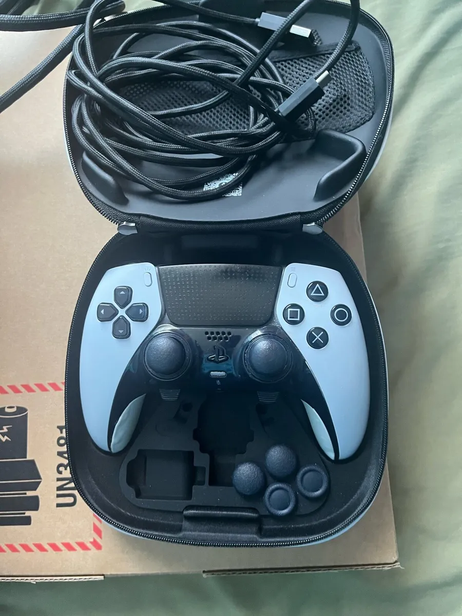 Ps5 disc with DualSense Edge Wireless Controller - Image 2