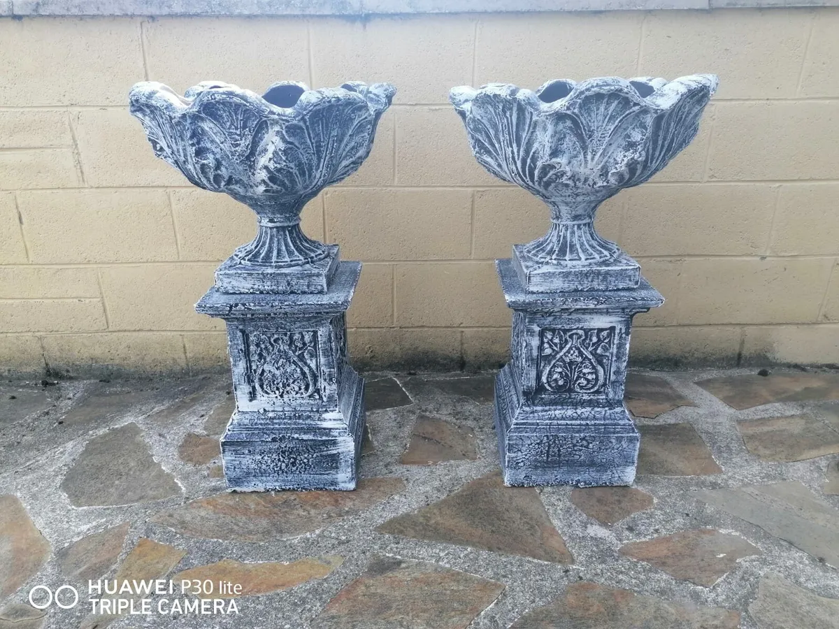 Garden furniture - Image 1