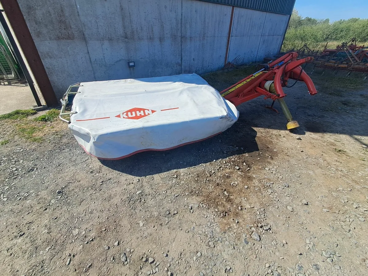Kuhn gmd 55 disc mower - Image 1
