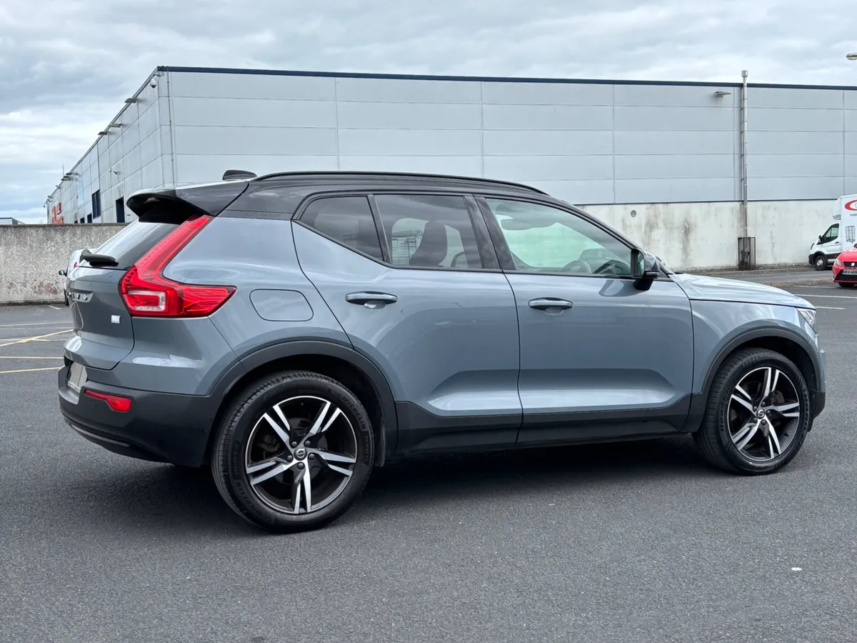 2021 Volvo XC40 R Design T4 1.5 Recharge - Image 3