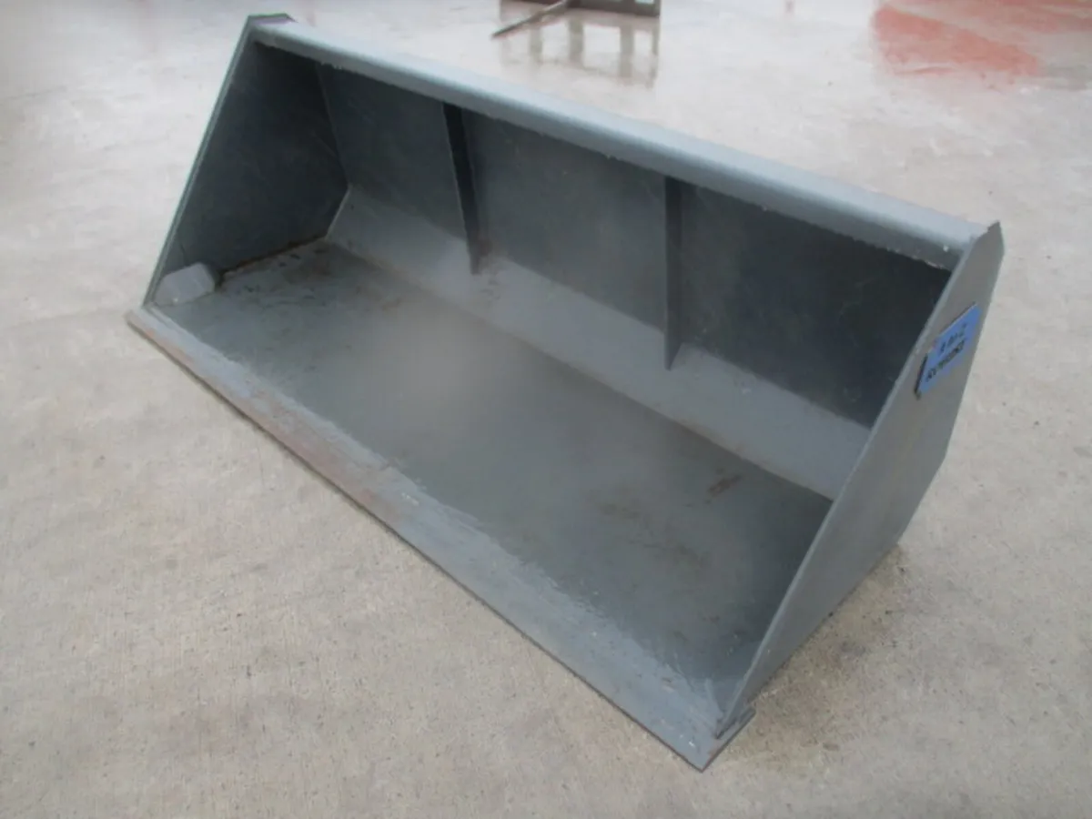 A to Z 6FT 6' Bucket On Old Style Quicke Brackets - Image 4