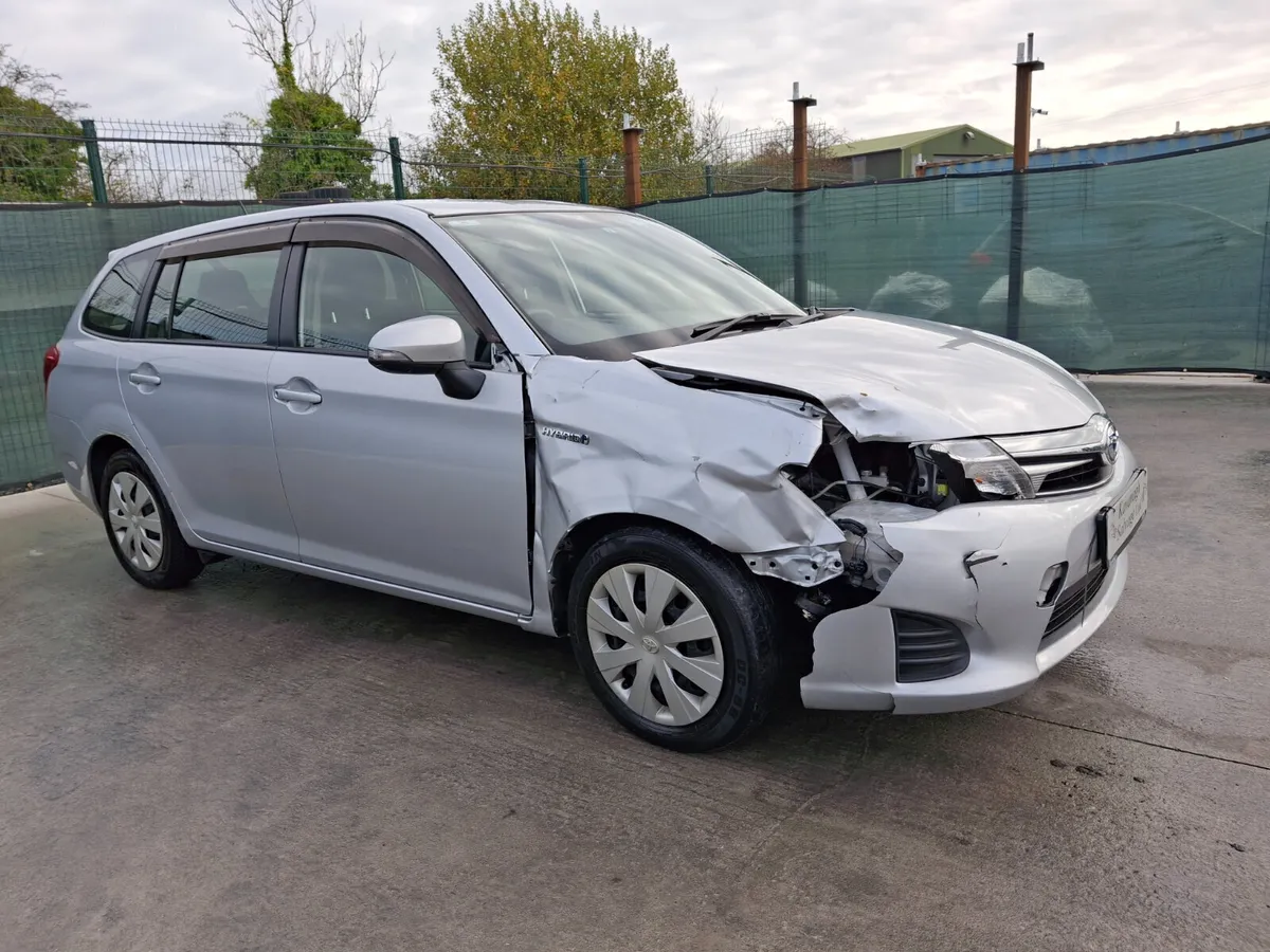 2015 Toyota Corolla Fielder Hybrid Auto - Image 2