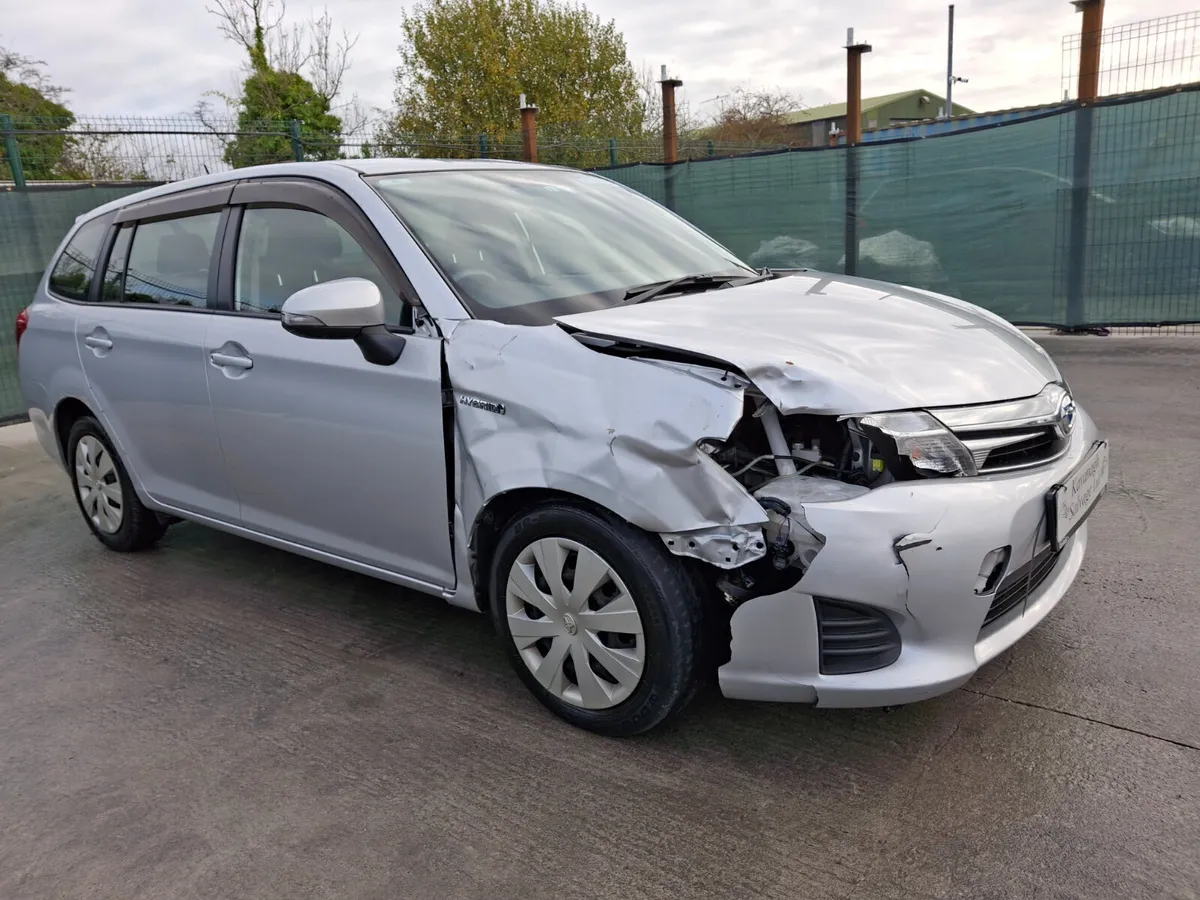2015 Toyota Corolla Fielder Hybrid Auto - Image 3