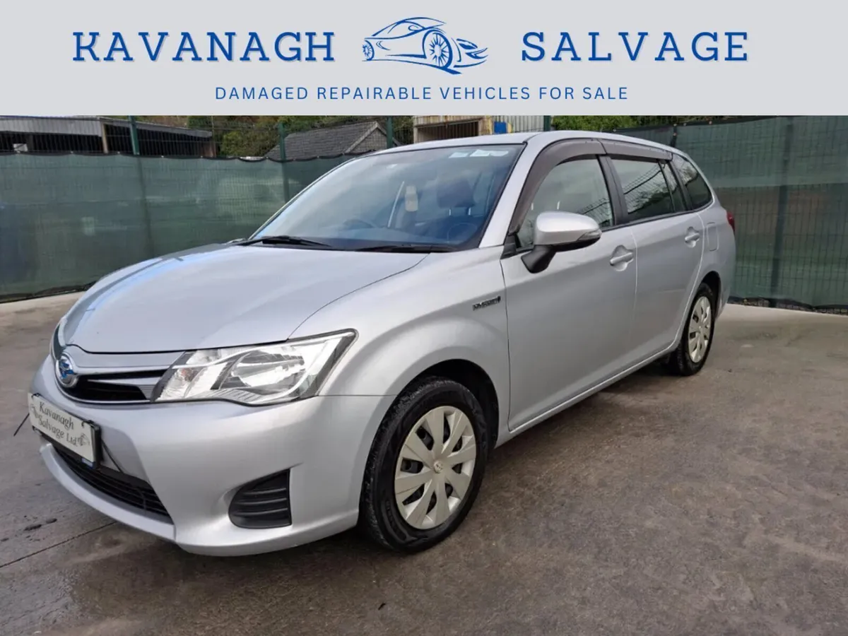 2015 Toyota Corolla Fielder Hybrid Auto - Image 1