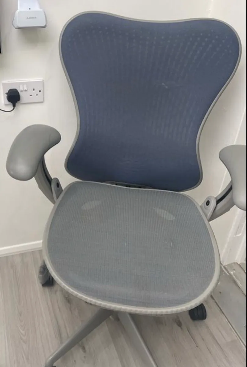 Herman Miller Mirra 1 Office Chair - Image 4