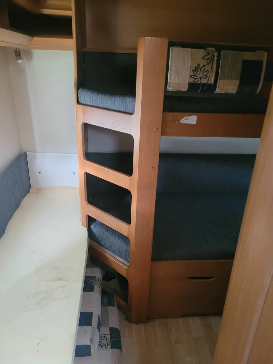 Big Caravan with amazing layout - Image 2