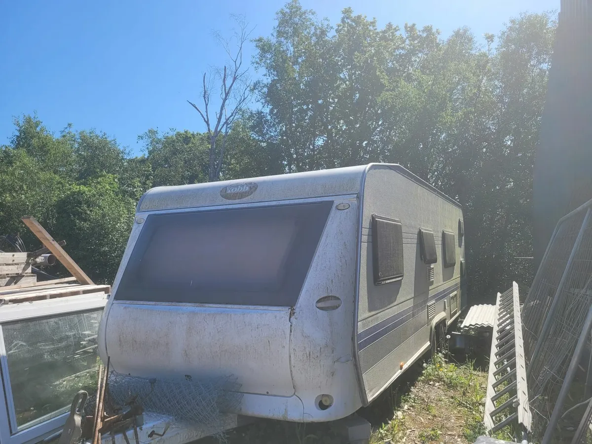 Big Caravan with amazing layout - Image 1