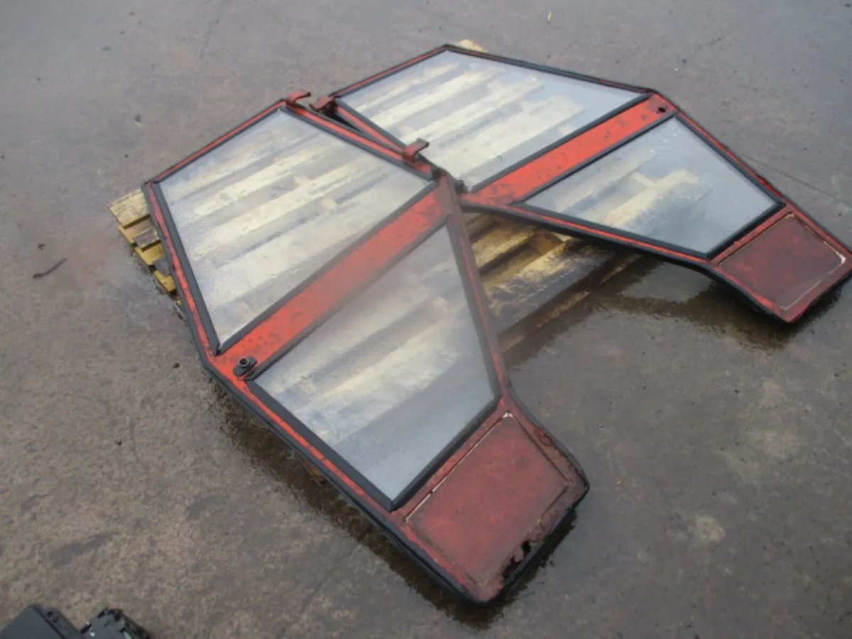 SHANKEY CAB DOORS FOR MF 265 275 290 - Image 2