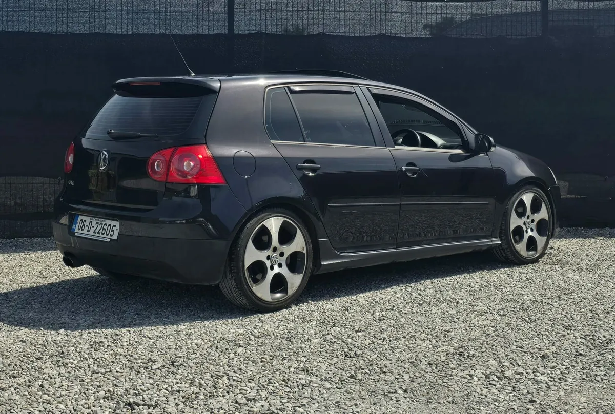 2006 VW GOLF GTI 6-SPEED MANUAL - Image 2