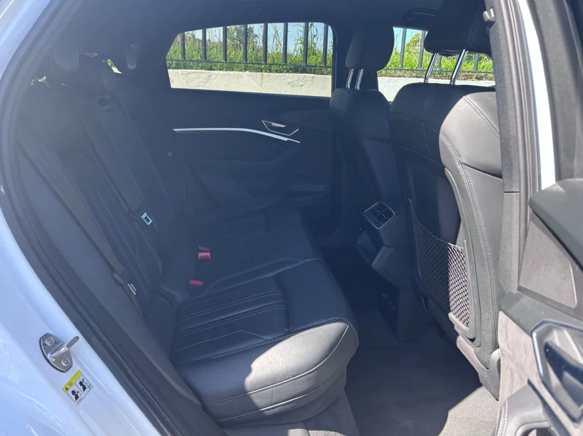 AUDI E-TRON SPORTBACK S LINE 55 QUATTRO 95KwH - Image 4
