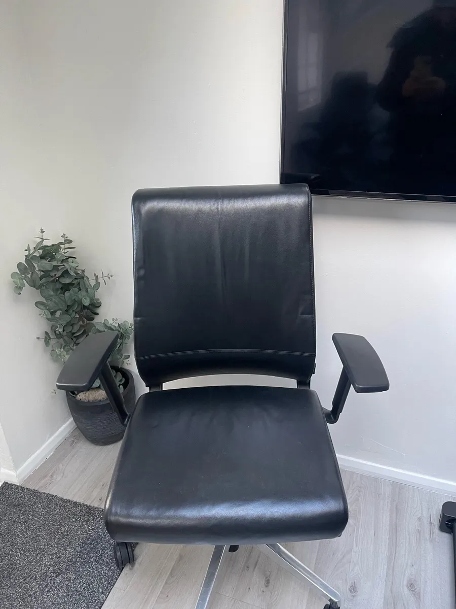 Steelcase Think Ergonomics Office Chair - Image 2