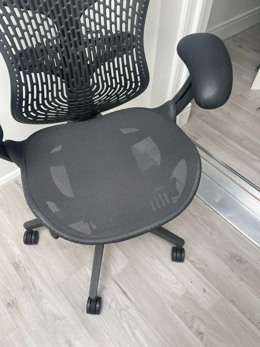Herman Miller Mira 2 Office Chair - Image 3
