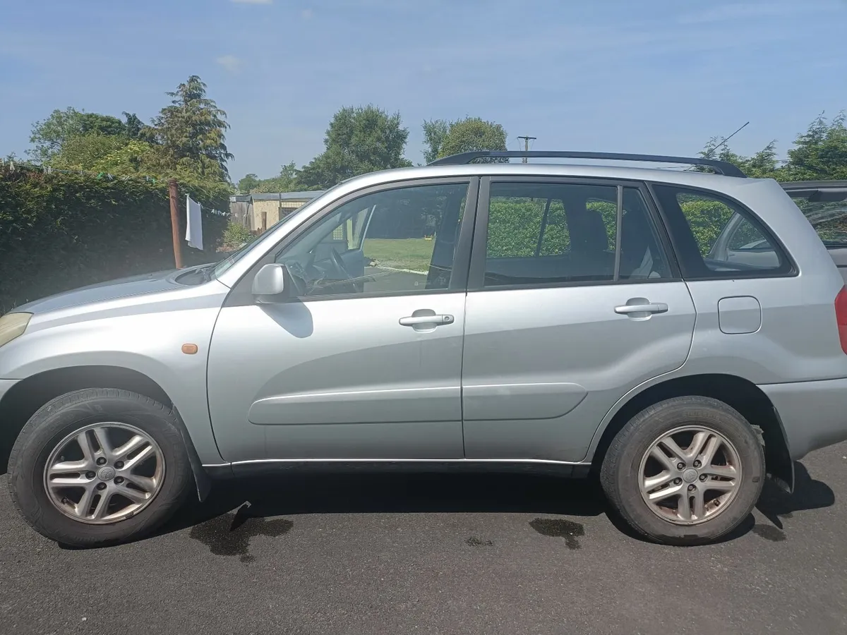 Toyota RAV4 2003 - Image 1