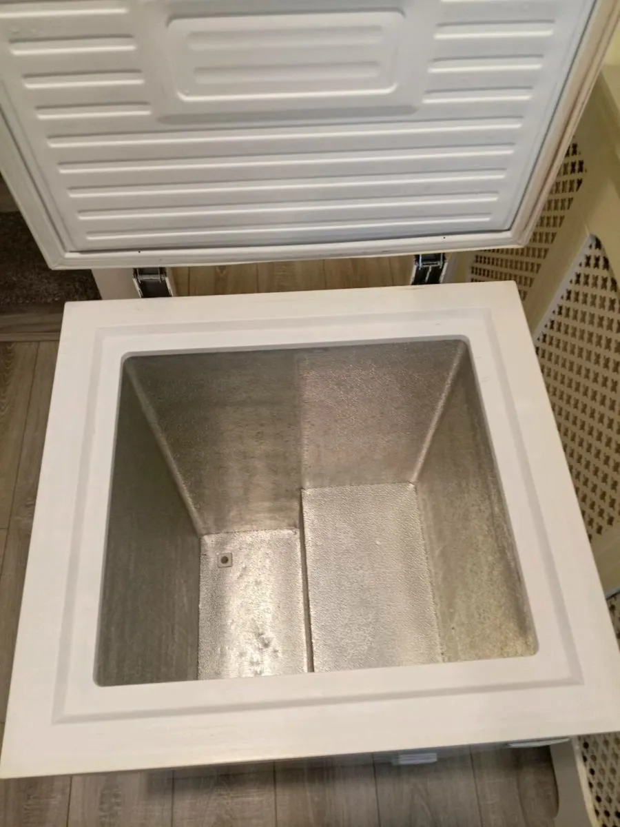 Chest Freezer - Image 3
