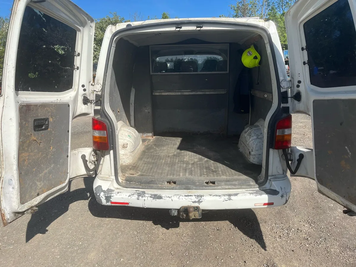 Volkswagen Crewcab - Image 4