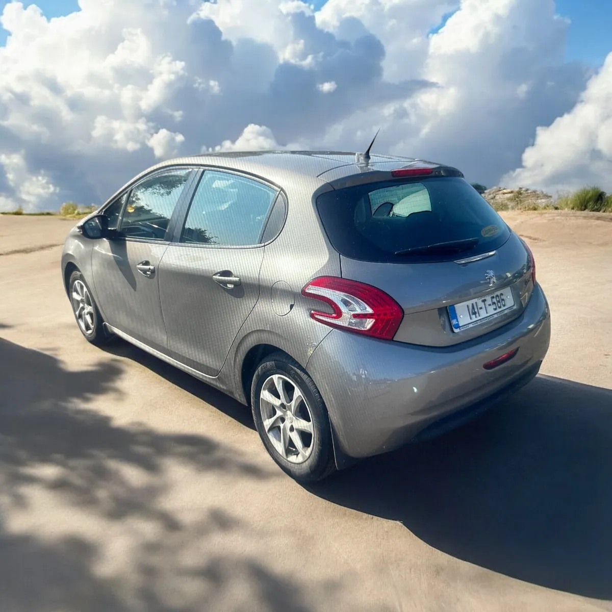 Peugeot 208 1.4 HDI 70 bhp Active - Image 2