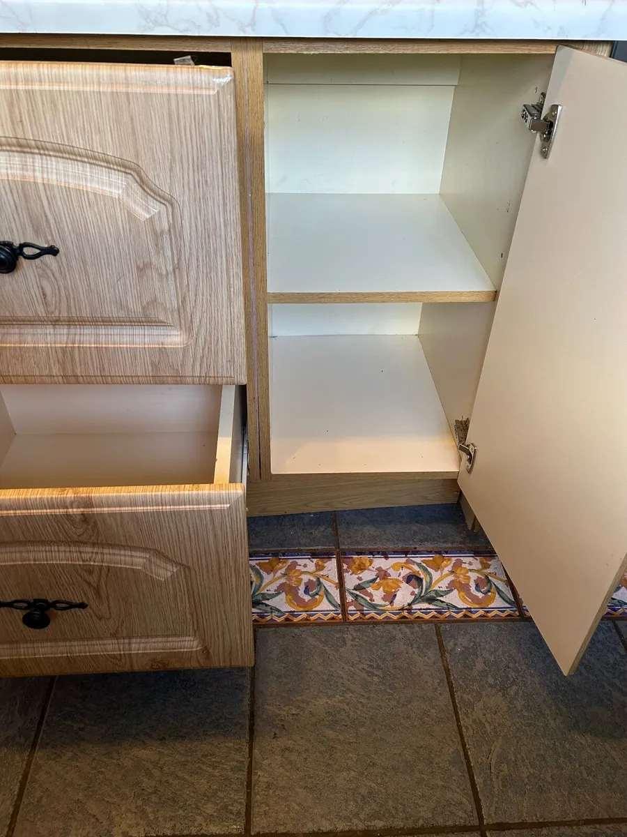 Kitchen island - Image 4