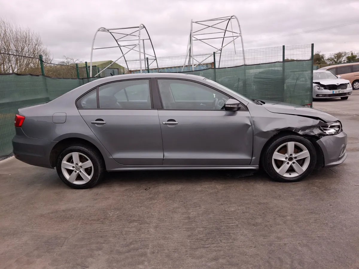 152 VW Jetta 2.0L TDI - Image 4