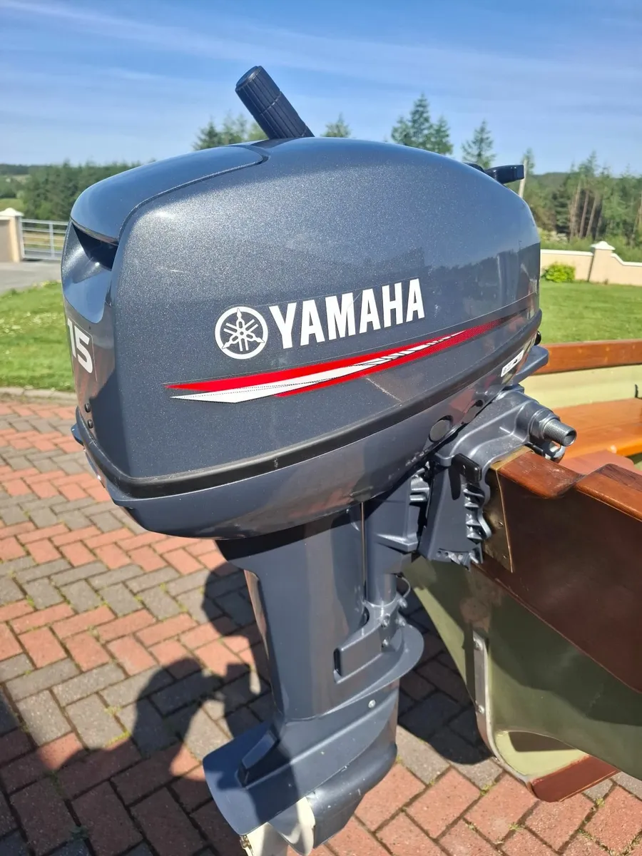 Boat and outboard - Image 4
